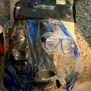 Seavenger snorkeling set size large- brand new
